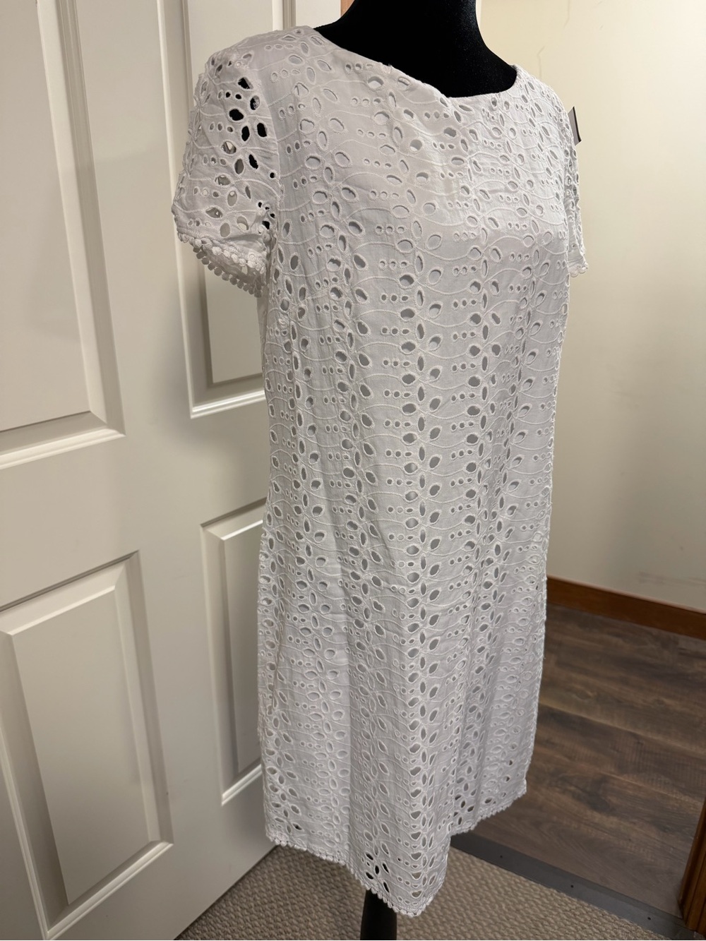 London Times White Eyelet Dress Size 8 Lined Cotton Shift Dress